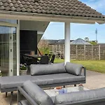 Feriehus Newly Renovated Summer House In Gronninghoved *