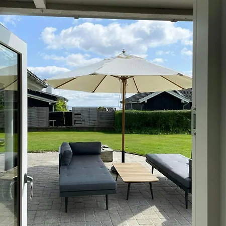 Casa de Férias Newly Renovated Summer House In Gronninghoved Sjolund