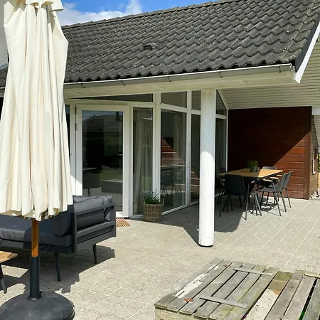 Casa de Férias Newly Renovated Summer House In Gronninghoved Sjolund