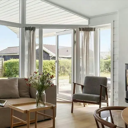 Дом отдыха Newly Renovated Summer House In Gronninghoved *