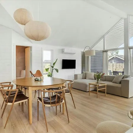 Newly Renovated Summer House In Gronninghoved