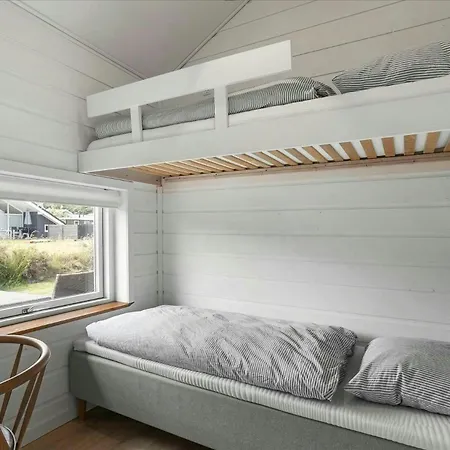 Vakantiehuis Newly Renovated Summer House In Gronninghoved Sjolund