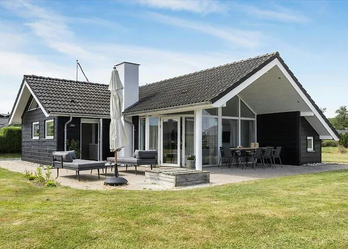 Newly Renovated Summer House In Gronninghoved