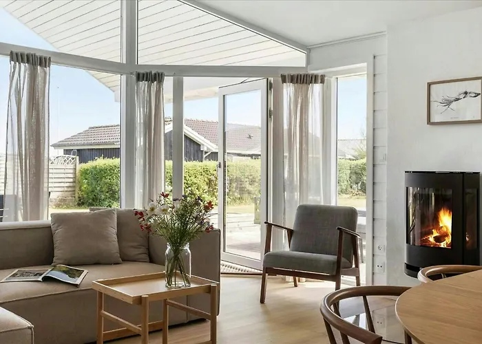 Дом отдыха Newly Renovated Summer House In Gronninghoved *