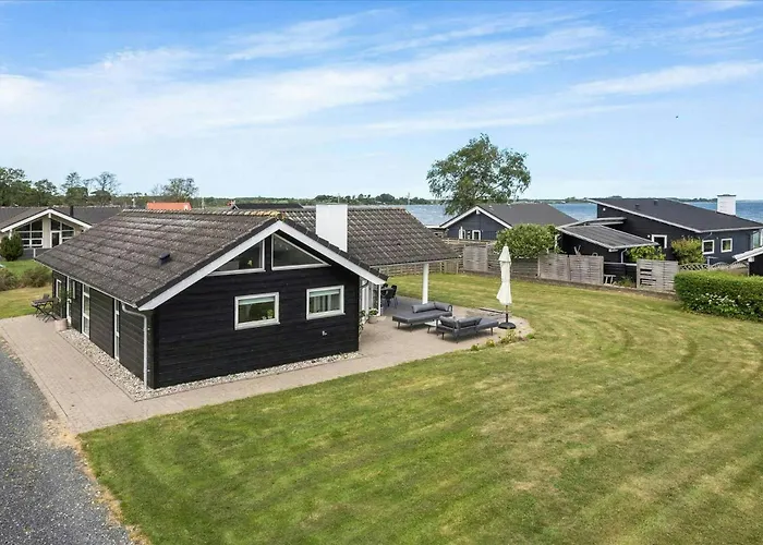 Newly Renovated Summer House In Gronninghoved * Sjolund