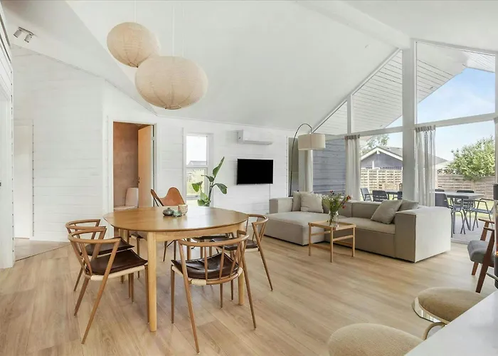 Newly Renovated Summer House In Gronninghoved