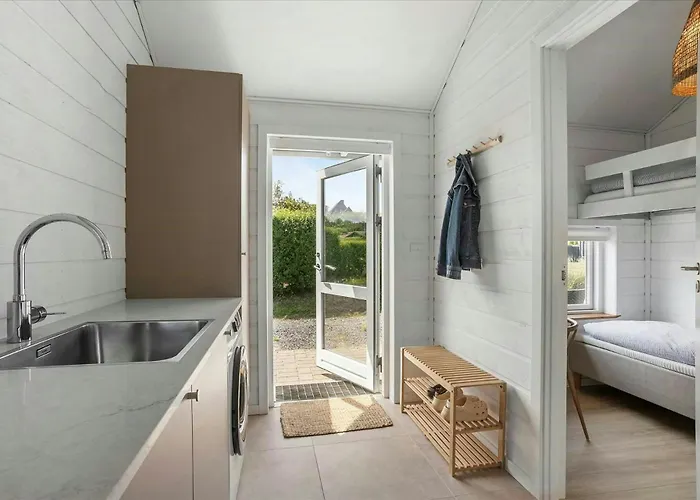 Newly Renovated Summer House In Gronninghoved *