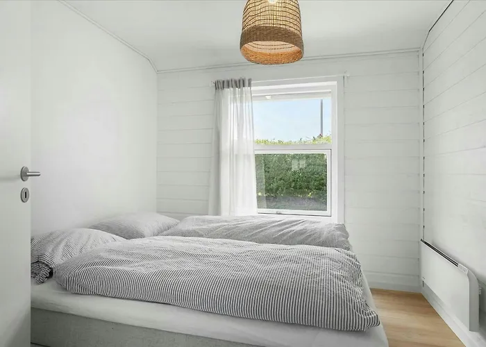 Дом отдыха Newly Renovated Summer House In Gronninghoved *