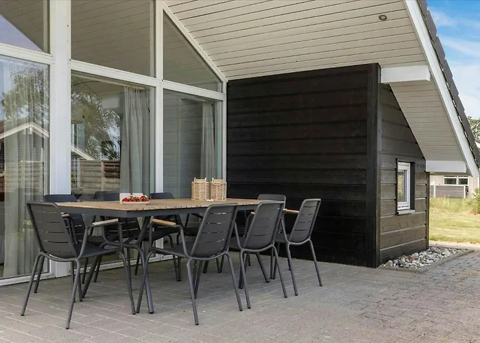 Newly Renovated Summer House In Gronninghoved Sjolund