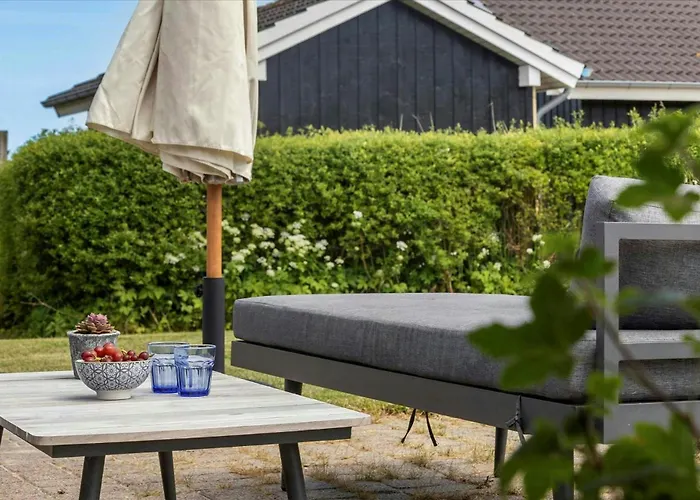 Newly Renovated Summer House In Gronninghoved Sjolund