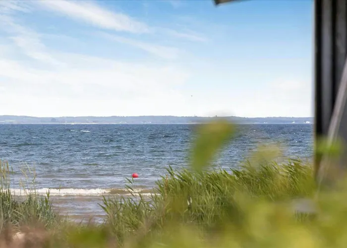 Newly Renovated Summer House In Gronninghoved Sjolund